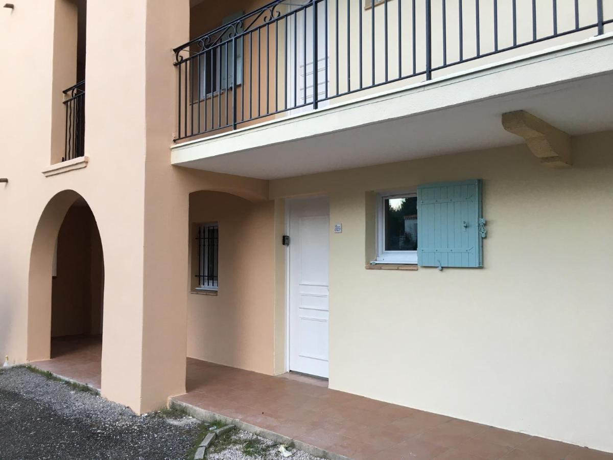 Studio Sur Le Domaine Du Golf De Pont Royal Mallemort Exterior foto